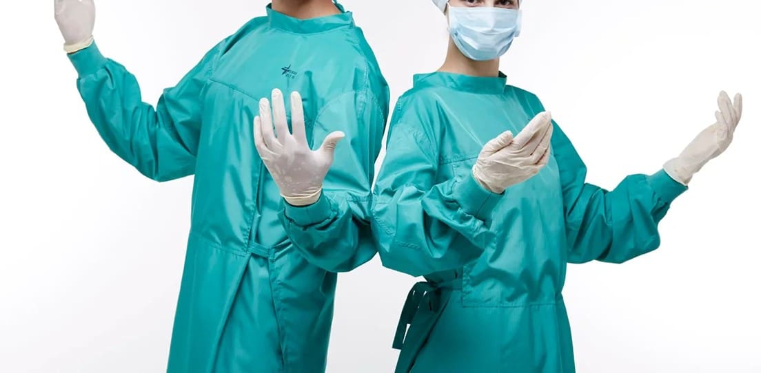 تصویر 1 از روپوش جراحی اتوکلاو با پارچه درجه یک و دوخت مرتب